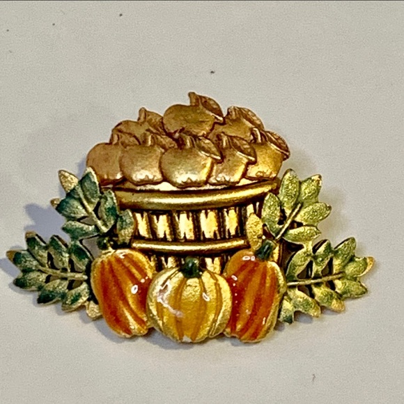 Vintage Apple Basket Pumpkins Brooch KC Kenneth Cole Enameled Brass Autumn Fall - Picture 3 of 8